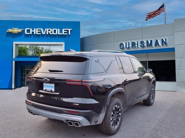 Photo of 2026 Mosaic Black Metallic Chevrolet Traverse