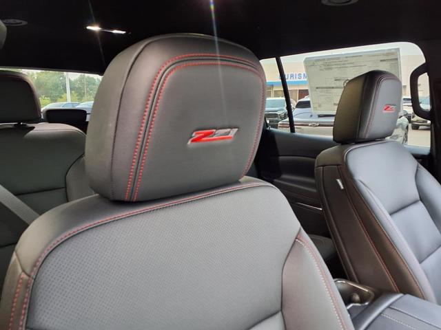 Photo of 2026 Mosaic Black Metallic Chevrolet Traverse