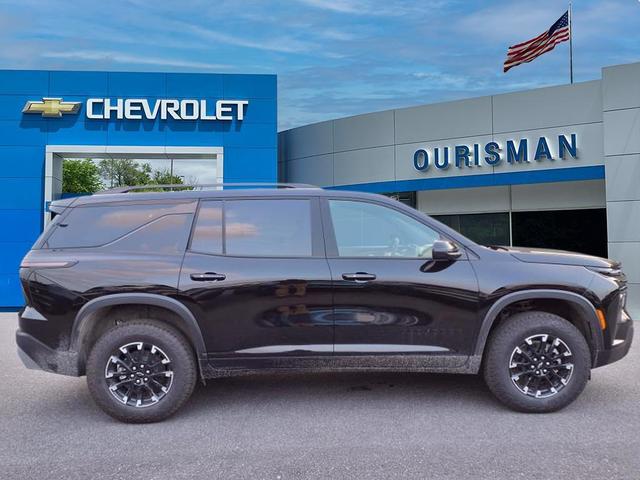 Photo of 2026 Mosaic Black Metallic Chevrolet Traverse