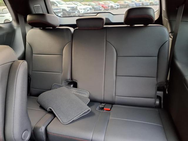 Photo of 2026 Mosaic Black Metallic Chevrolet Traverse