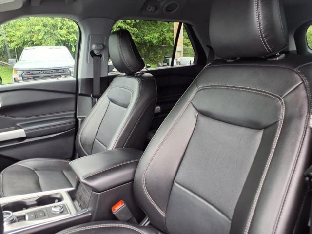 Photo of 2022 Stone Blue Metallic Ford Explorer