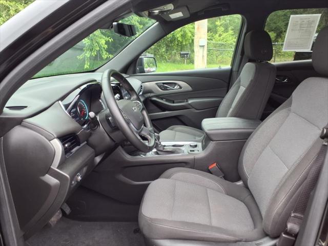 Photo of 2023 Mosaic Black Metallic Chevrolet Traverse
