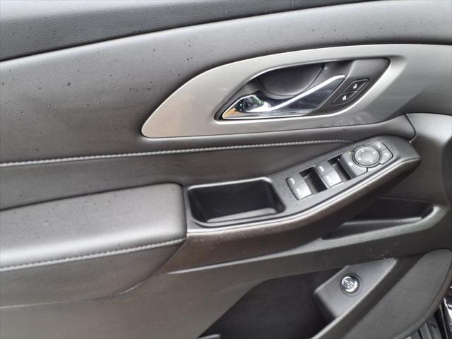 Photo of 2023 Mosaic Black Metallic Chevrolet Traverse