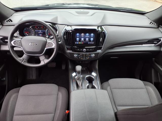 Photo of 2023 Mosaic Black Metallic Chevrolet Traverse
