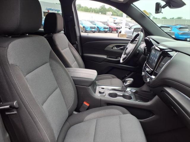 Photo of 2023 Mosaic Black Metallic Chevrolet Traverse