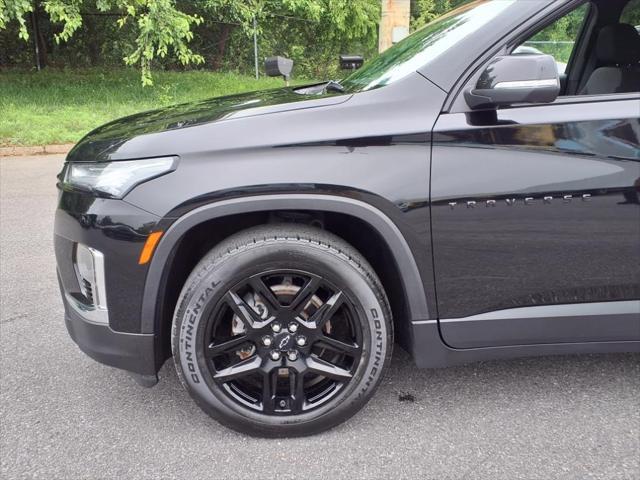 Photo of 2023 Mosaic Black Metallic Chevrolet Traverse