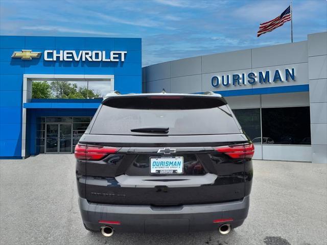 Photo of 2023 Mosaic Black Metallic Chevrolet Traverse