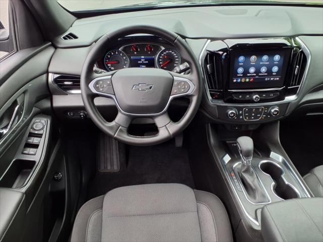 Photo of 2023 Mosaic Black Metallic Chevrolet Traverse