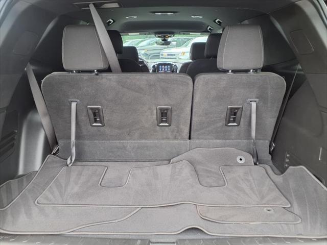 Photo of 2023 Mosaic Black Metallic Chevrolet Traverse