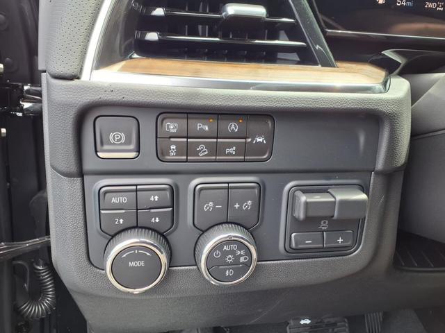 Photo of 2025 Black Chevrolet Suburban