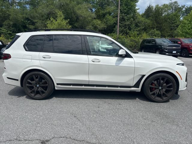 Photo of 2024 Mineral White Metallic BMW X7