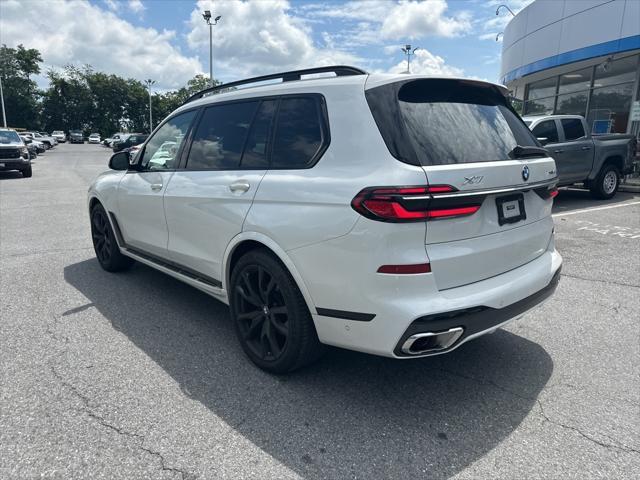 Photo of 2024 Mineral White Metallic BMW X7