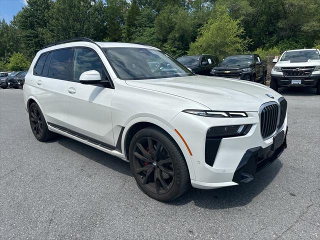 Photo of 2024 Mineral White Metallic BMW X7