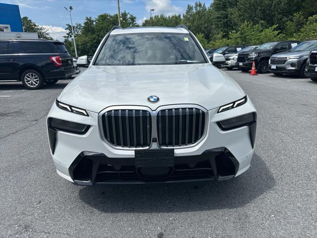 Photo of 2024 Mineral White Metallic BMW X7