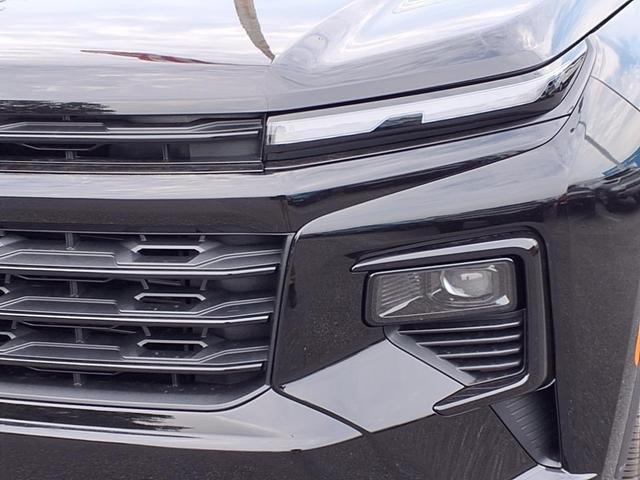Photo of 2026 Mosaic Black Metallic Chevrolet Traverse