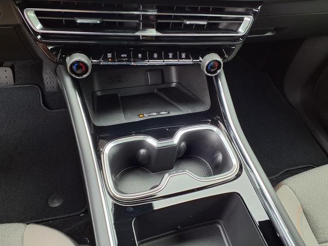 Photo of 2026 Mosaic Black Metallic Chevrolet Traverse