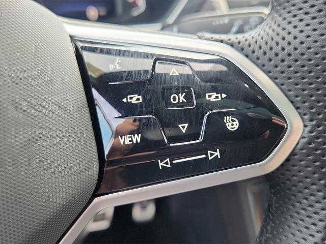 Photo of 2023 Opal White Pearl Volkswagen Tiguan