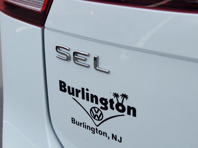 Photo of 2023 Opal White Pearl Volkswagen Tiguan