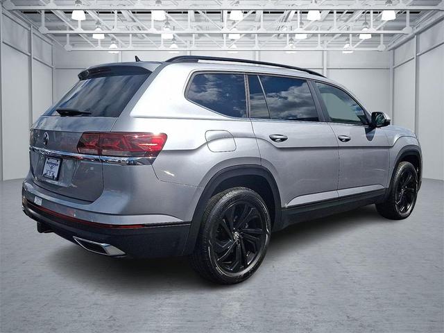Photo of 2022 Pyrite Silver Metallic Volkswagen Atlas