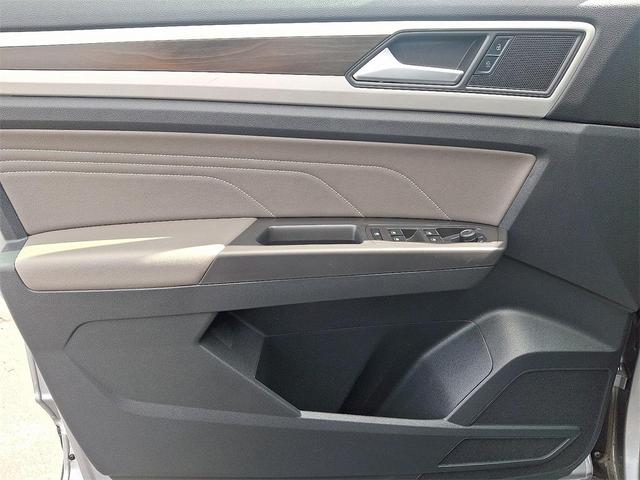 Photo of 2022 Pyrite Silver Metallic Volkswagen Atlas