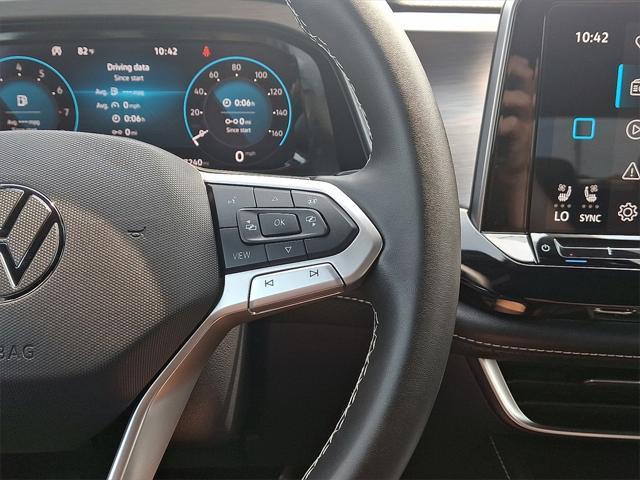 Photo of 2024 Pure White Volkswagen Atlas Cross Sport