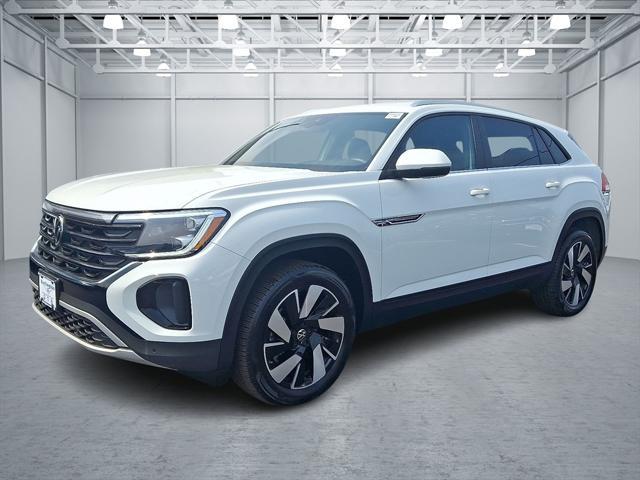 Photo of 2024 Pure White Volkswagen Atlas Cross Sport