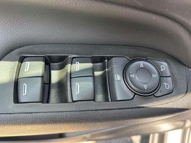 Photo of 2022 Summit White Chevrolet Equinox