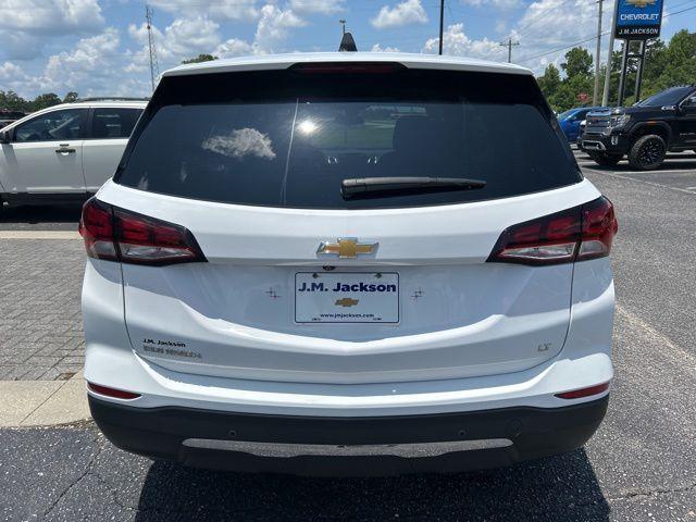 Photo of 2022 Summit White Chevrolet Equinox