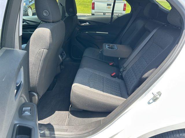 Photo of 2022 Summit White Chevrolet Equinox
