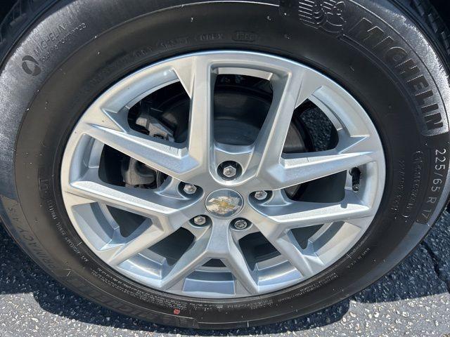 Photo of 2022 Summit White Chevrolet Equinox