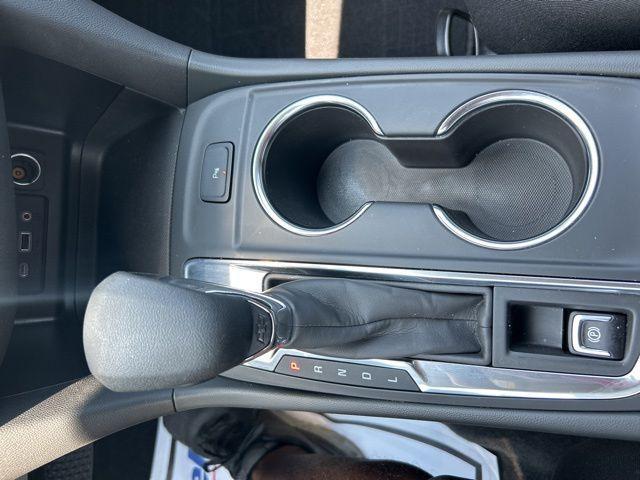 Photo of 2022 Summit White Chevrolet Equinox