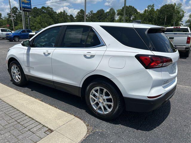 Photo of 2022 Summit White Chevrolet Equinox