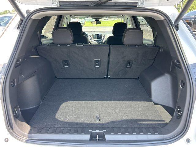 Photo of 2022 Summit White Chevrolet Equinox