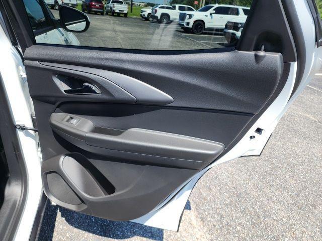 Photo of 2026 Summit White Chevrolet Trailblazer