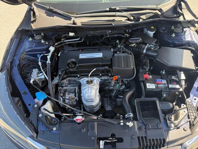 Photo of 2015 Obsidian Blue Pearl Honda Accord