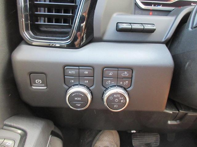 Photo of 2025 Onyx Black GMC Sierra 2500