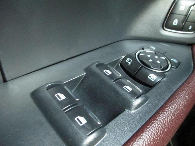 Photo of 2022 Agate Black Metallic Ford Expedition Max
