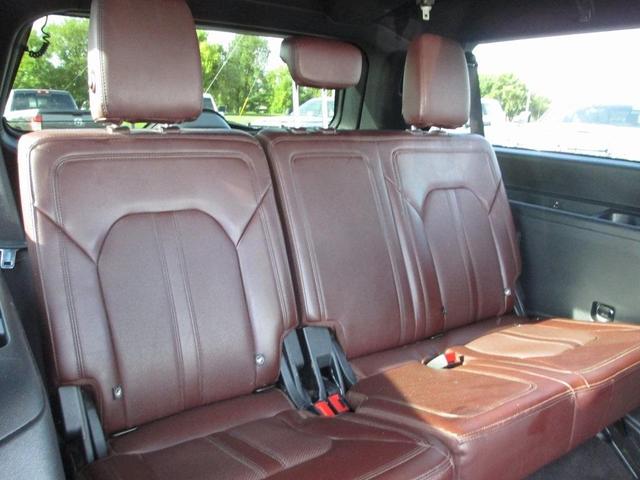 Photo of 2022 Agate Black Metallic Ford Expedition Max