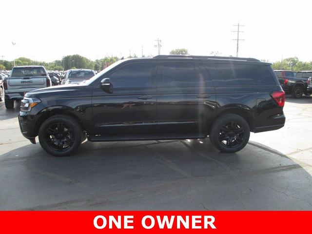 Photo of 2022 Agate Black Metallic Ford Expedition Max
