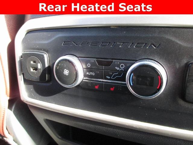 Photo of 2022 Agate Black Metallic Ford Expedition Max