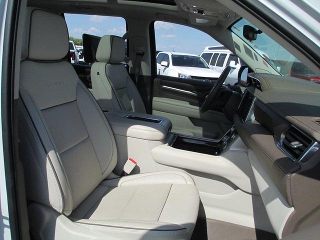 Photo of 2021 White Frost Tri-Coat GMC Yukon