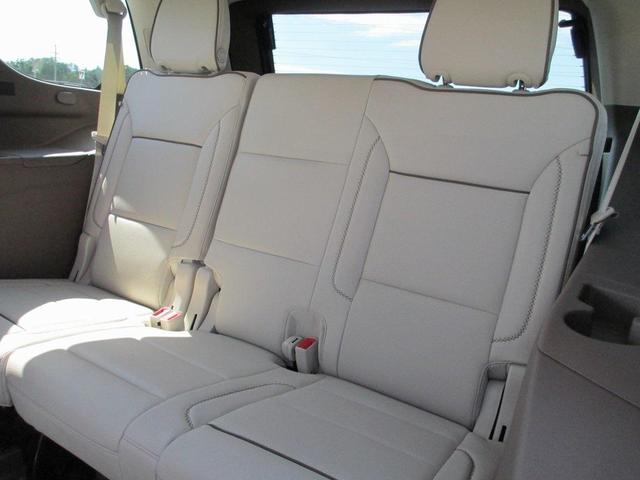 Photo of 2021 White Frost Tri-Coat GMC Yukon