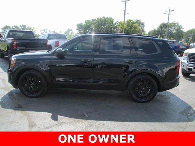 Photo of 2022 Ebony Black Kia Telluride