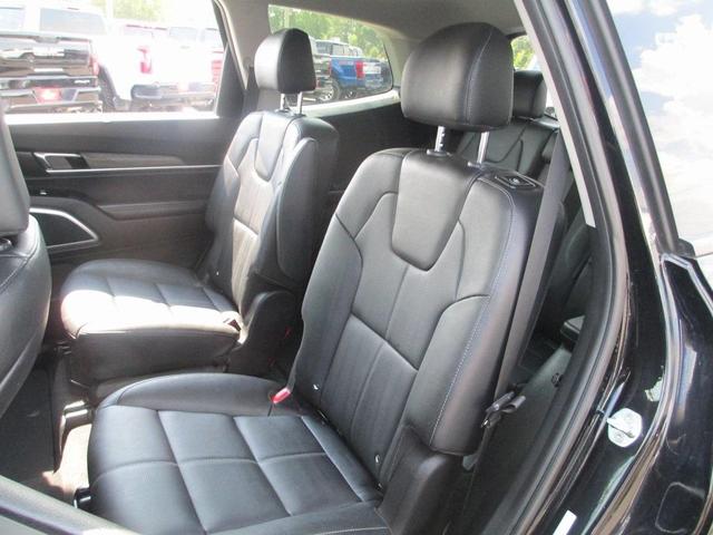 Photo of 2022 Ebony Black Kia Telluride