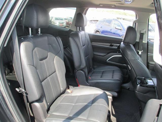 Photo of 2022 Ebony Black Kia Telluride