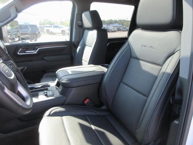 Photo of 2025 Summit White GMC Sierra 2500