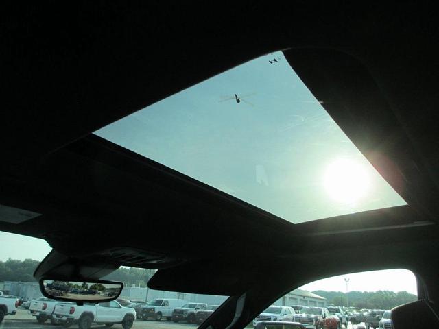 Photo of 2025 Summit White GMC Sierra 2500