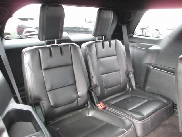 Photo of 2018 Shadow Black Ford Explorer