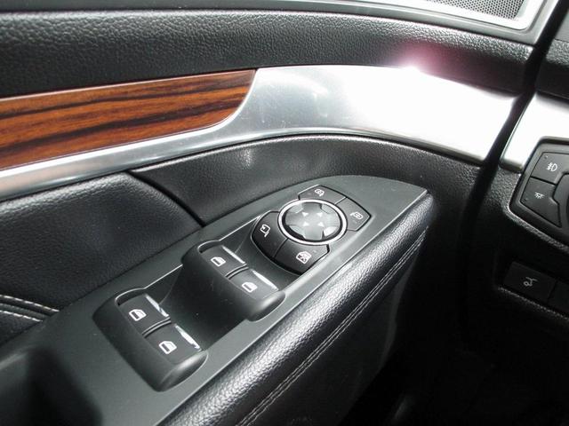 Photo of 2018 Shadow Black Ford Explorer