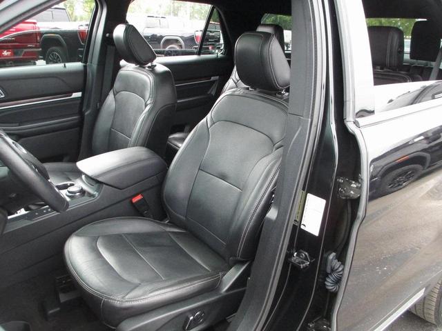 Photo of 2018 Shadow Black Ford Explorer